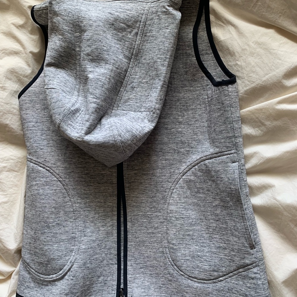 Reversible lululemon vest